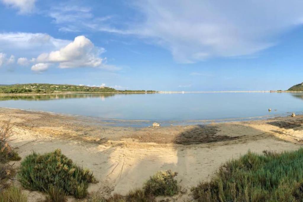 Villetta Vista Mare Sulla Spiaggia Di Porto Giunco Notteri Exterior photo