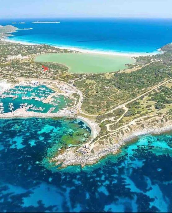 Villetta Vista Mare Sulla Spiaggia Di Porto Giunco Notteri Exterior photo